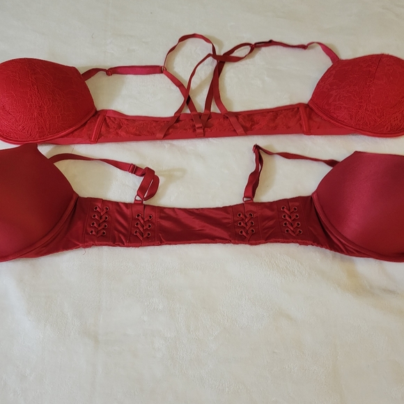 21 Victoria's Secret Bombshell 36C - Picture 2 of 11